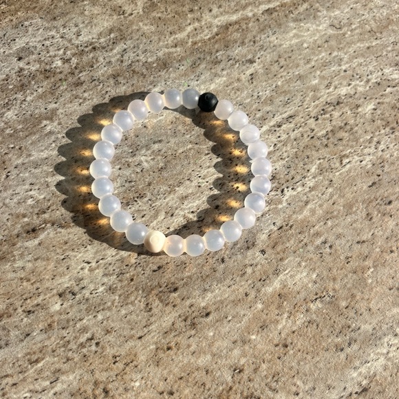 lokai brackets blue, pink, and white - Picture 4 of 4
